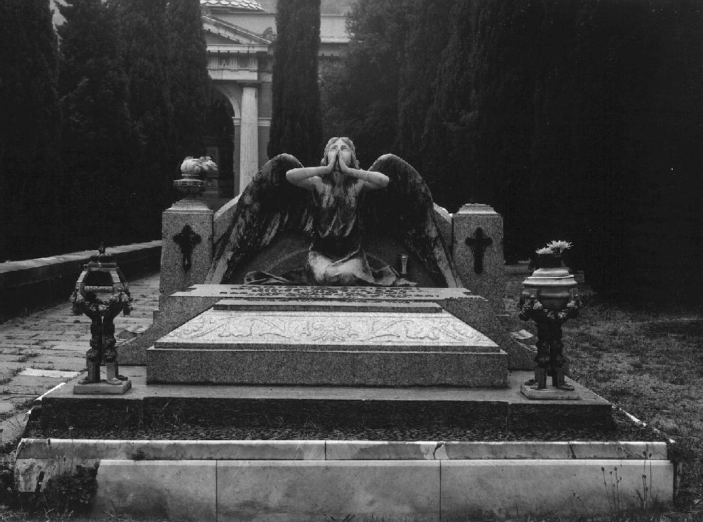 angelo orante (monumento funebre, opera isolata) di Massa Lorenzo (sec. XX)