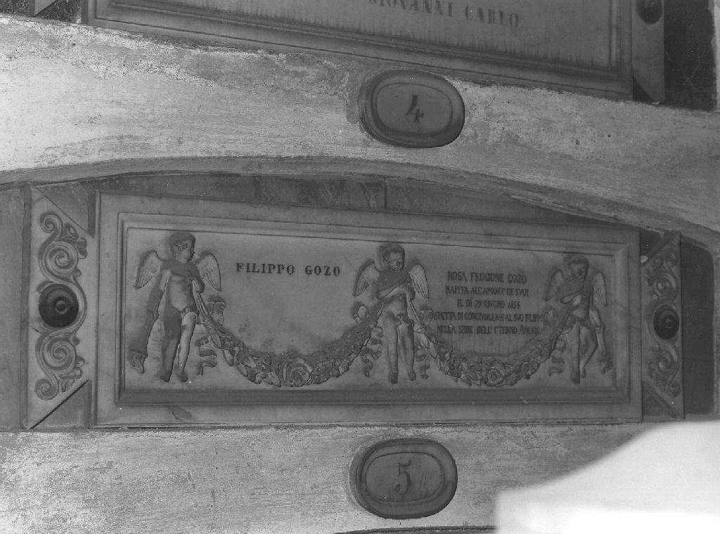 angeli con ghirlande di fiori (monumento funebre, opera isolata) - ambito genovese (sec. XIX)