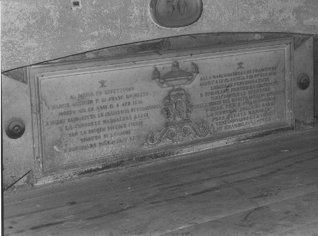 motivo decorativo: vaso (monumento funebre, opera isolata) - ambito genovese (sec. XIX)