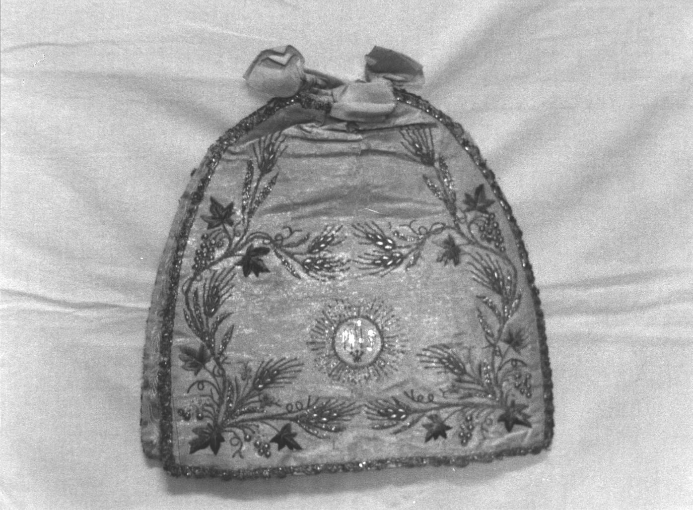 conopeo di pisside, opera isolata - PRODUZIONE LIGURE (seconda metà sec. XIX)