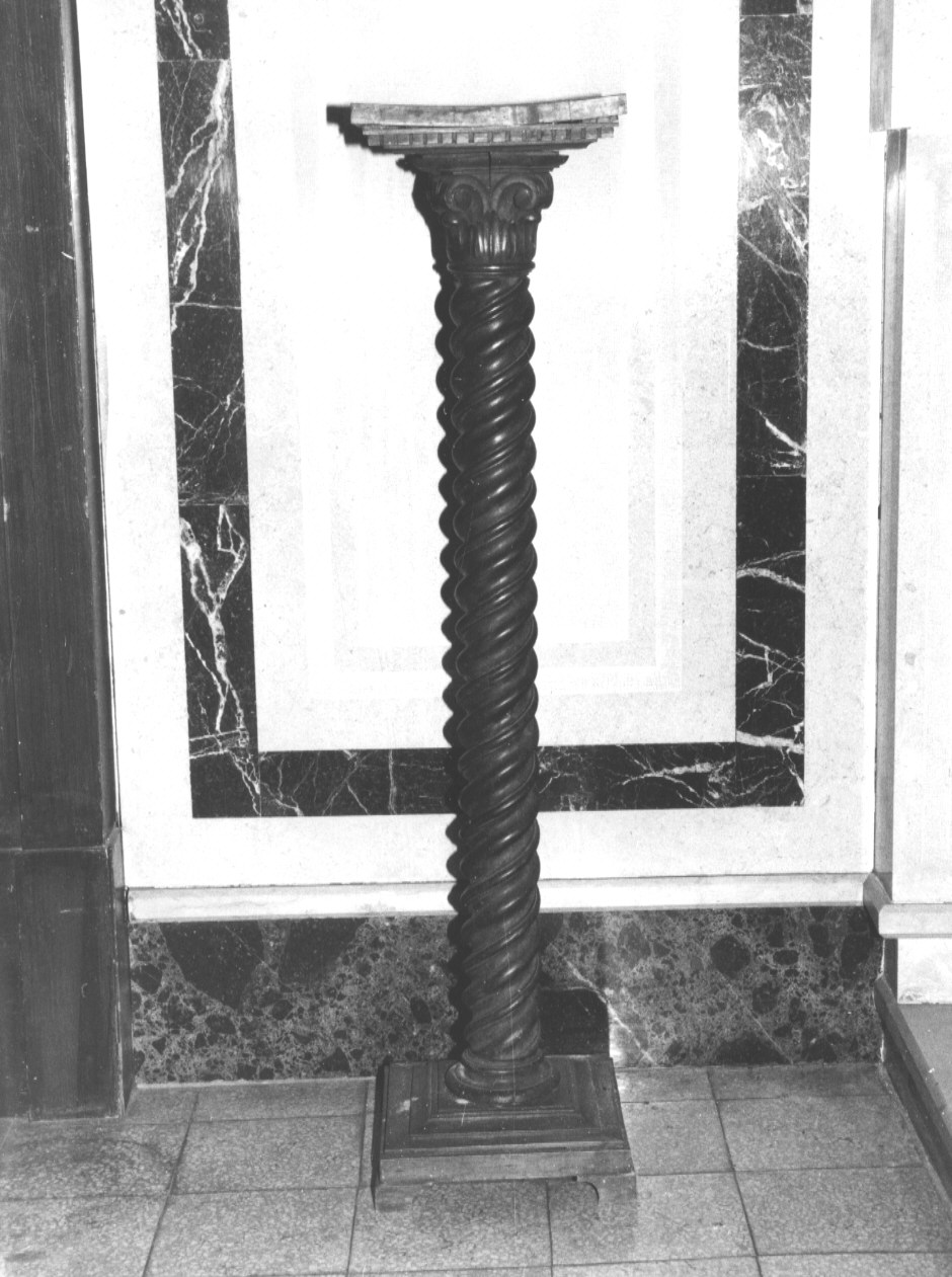 colonna tortile, serie - PRODUZIONE LIGURE (secondo quarto sec. XX)