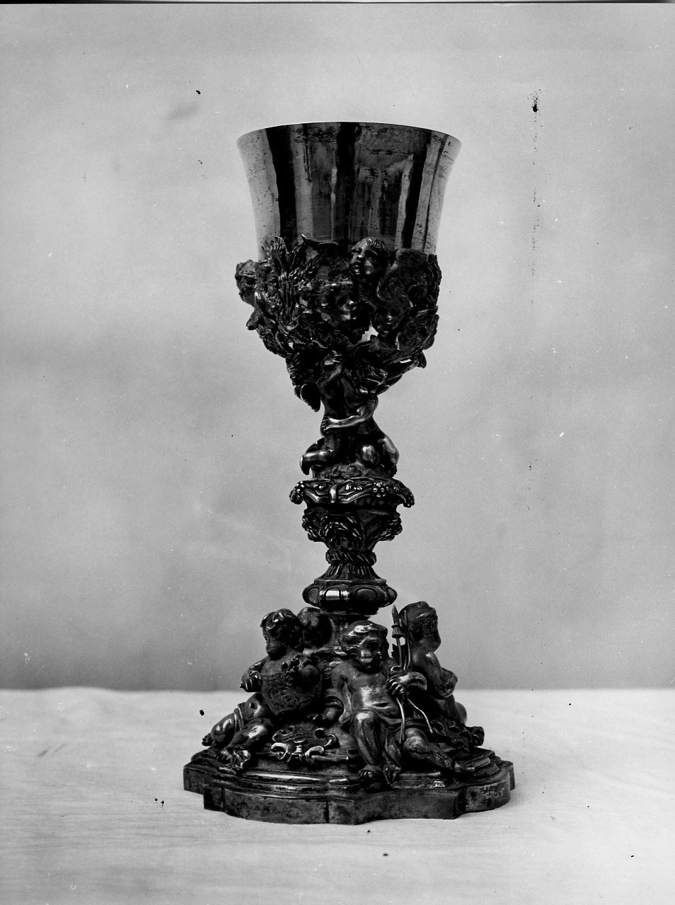 simboli della passione/ simboli eucaristici (calice, opera isolata) di Soldani Benzi Massimiliano (sec. XVIII)