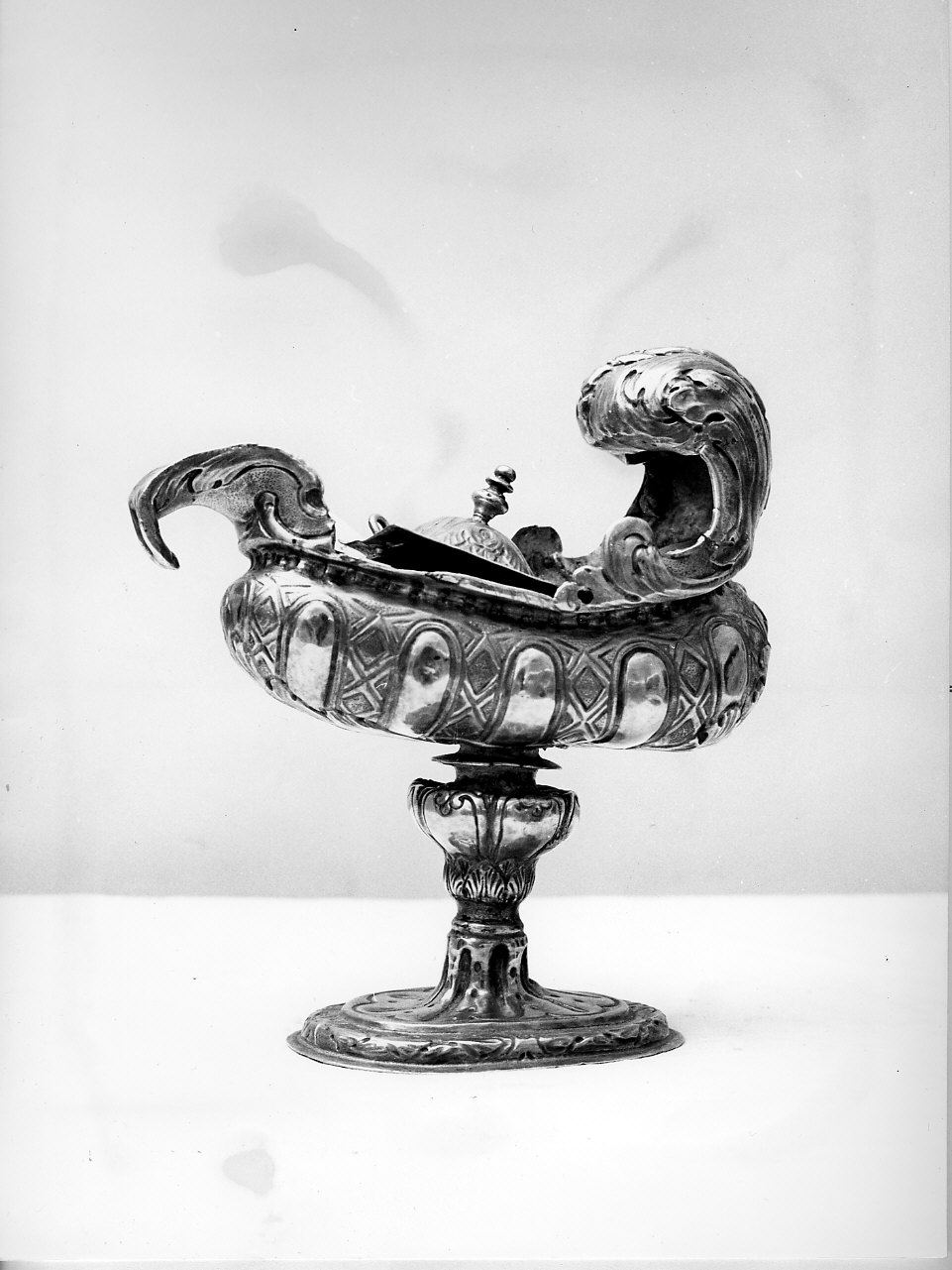 motivi decorativi vegetali (navicella portaincenso, opera isolata) - bottega genovese (sec. XVII)