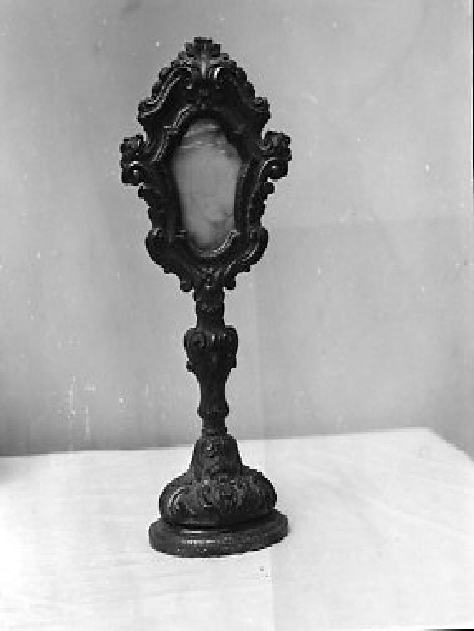 motivi decorativi vegetali (reliquiario - a ostensorio, opera isolata) - bottega genovese (sec. XVIII)