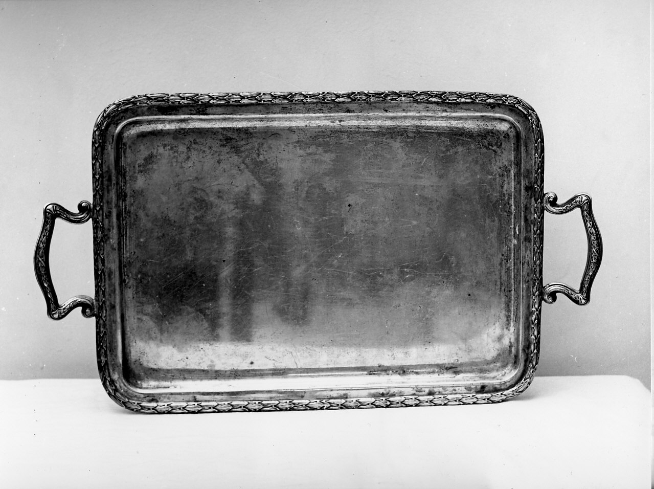 motivi decorativi vegetali (vassoio con manici, opera isolata) - bottega italiana (sec. XVIII)