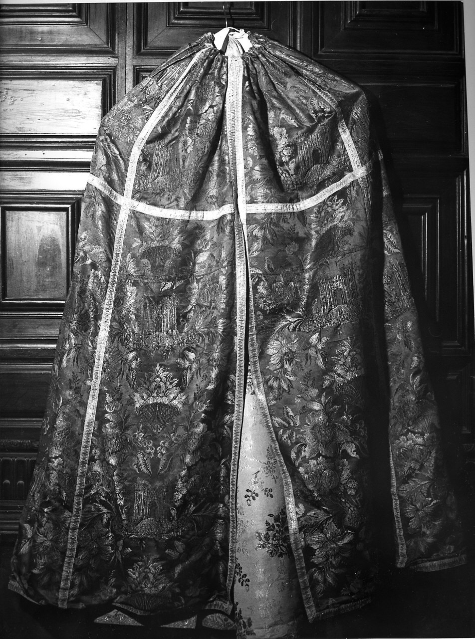 motivi decorativi floreali (custodia - di paramento liturgico, opera isolata) - manifattura italiana (metà sec. XVIII)