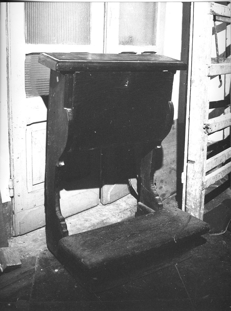 inginocchiatoio, opera isolata - bottega italiana (sec. XVII)