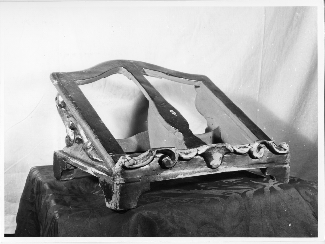 motivi decorativi a volute (leggio d'altare, opera isolata) - bottega ligure (fine sec. XIX)