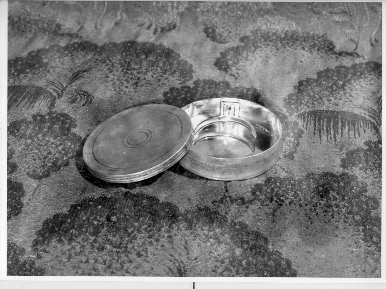 scatola per ostie, opera isolata - bottega ligure (sec. XVIII)