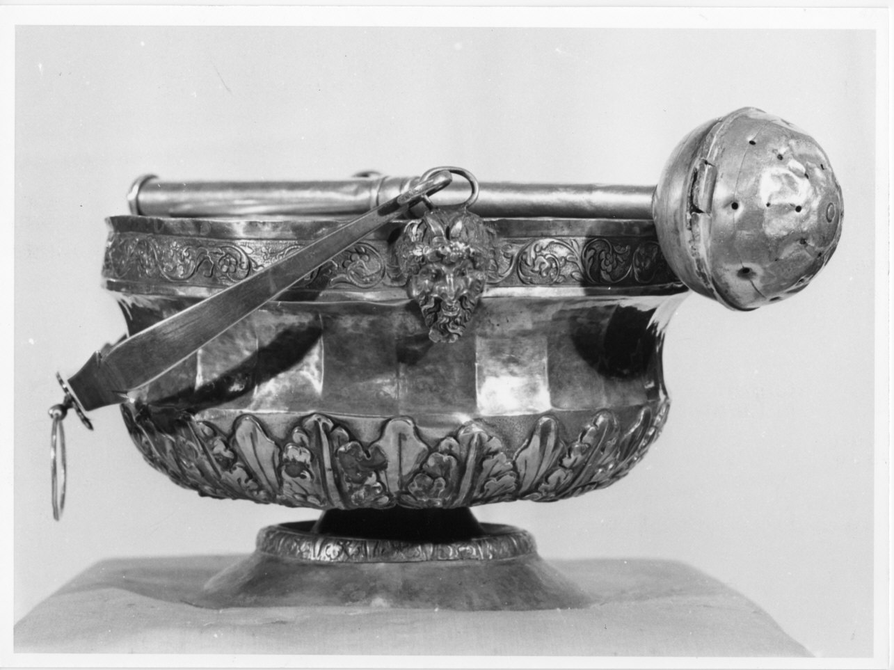 motivi decorativi vegetali (secchiello per l'acqua benedetta, opera isolata) - bottega ligure (sec. XIX)