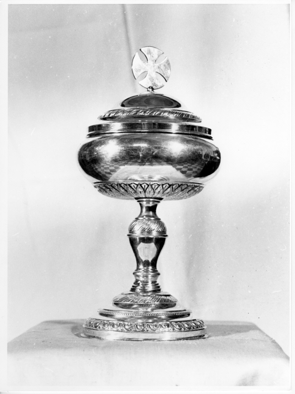 motivi decorativi vegetali (pisside, opera isolata) - bottega italiana (sec. XIX)