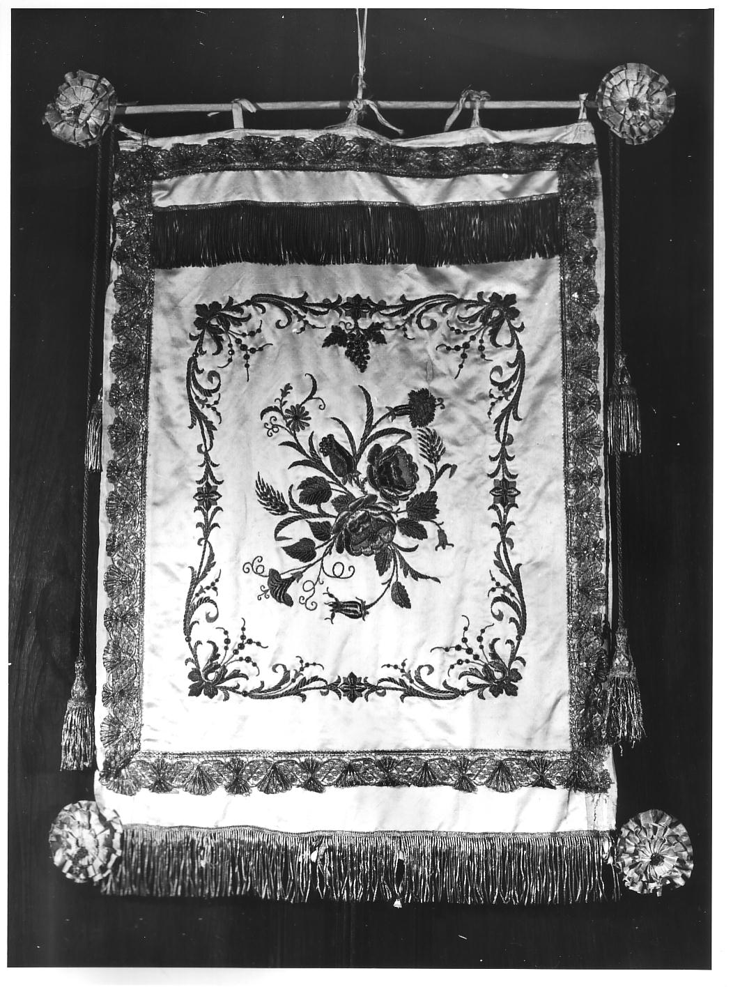 motivi decorativi vegetali (stendardo processionale, opera isolata) - manifattura ligure (fine/inizio secc. XVIII/ XIX)