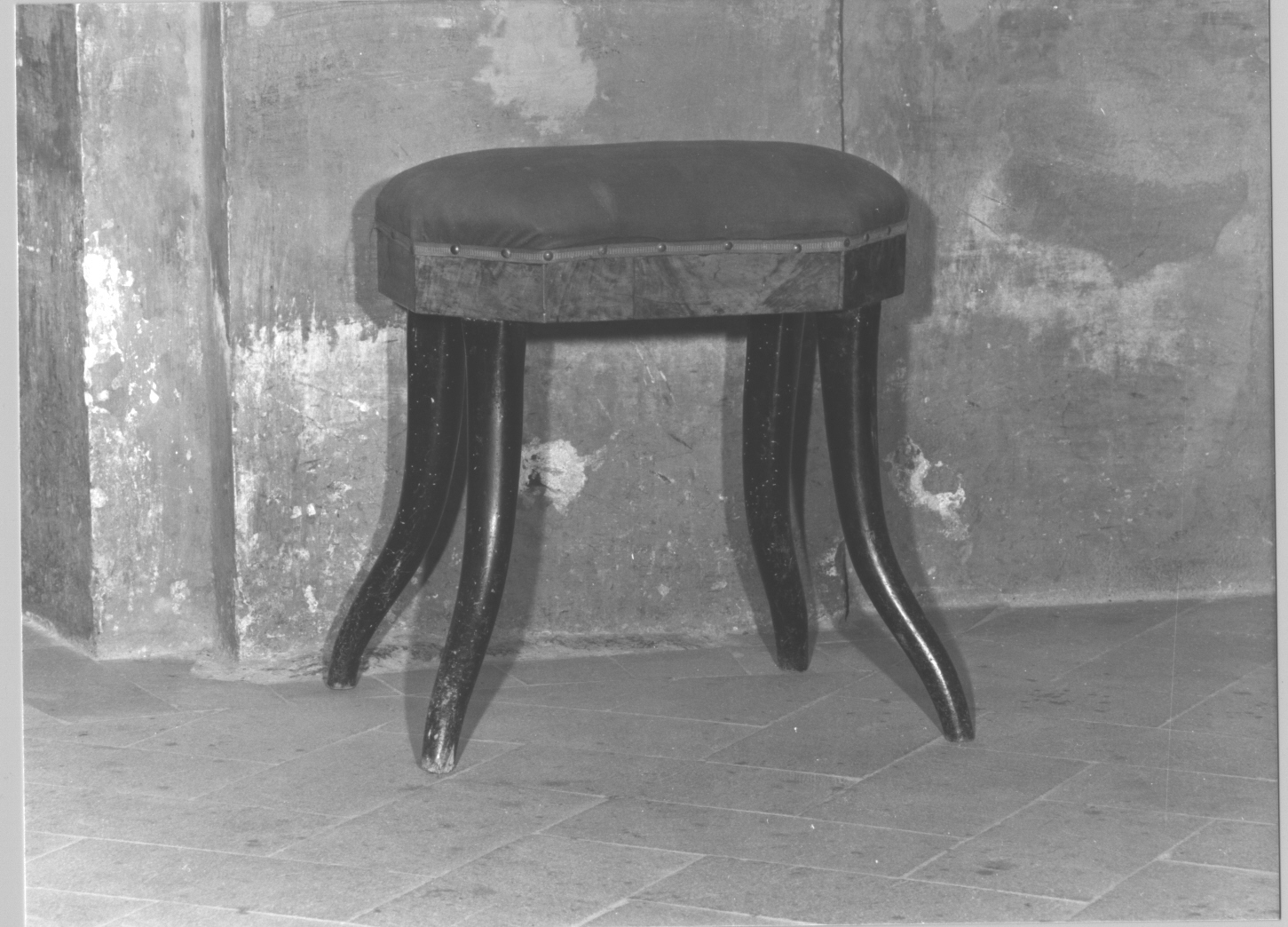 sgabello, serie - bottega ligure (prima metà sec. XX)