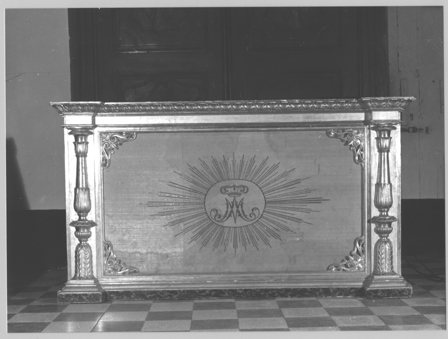 motivi decorativi a volute/ motivi decorativi vegetali stilizzati (cornice, elemento d'insieme) - bottega italiana (sec. XIX)