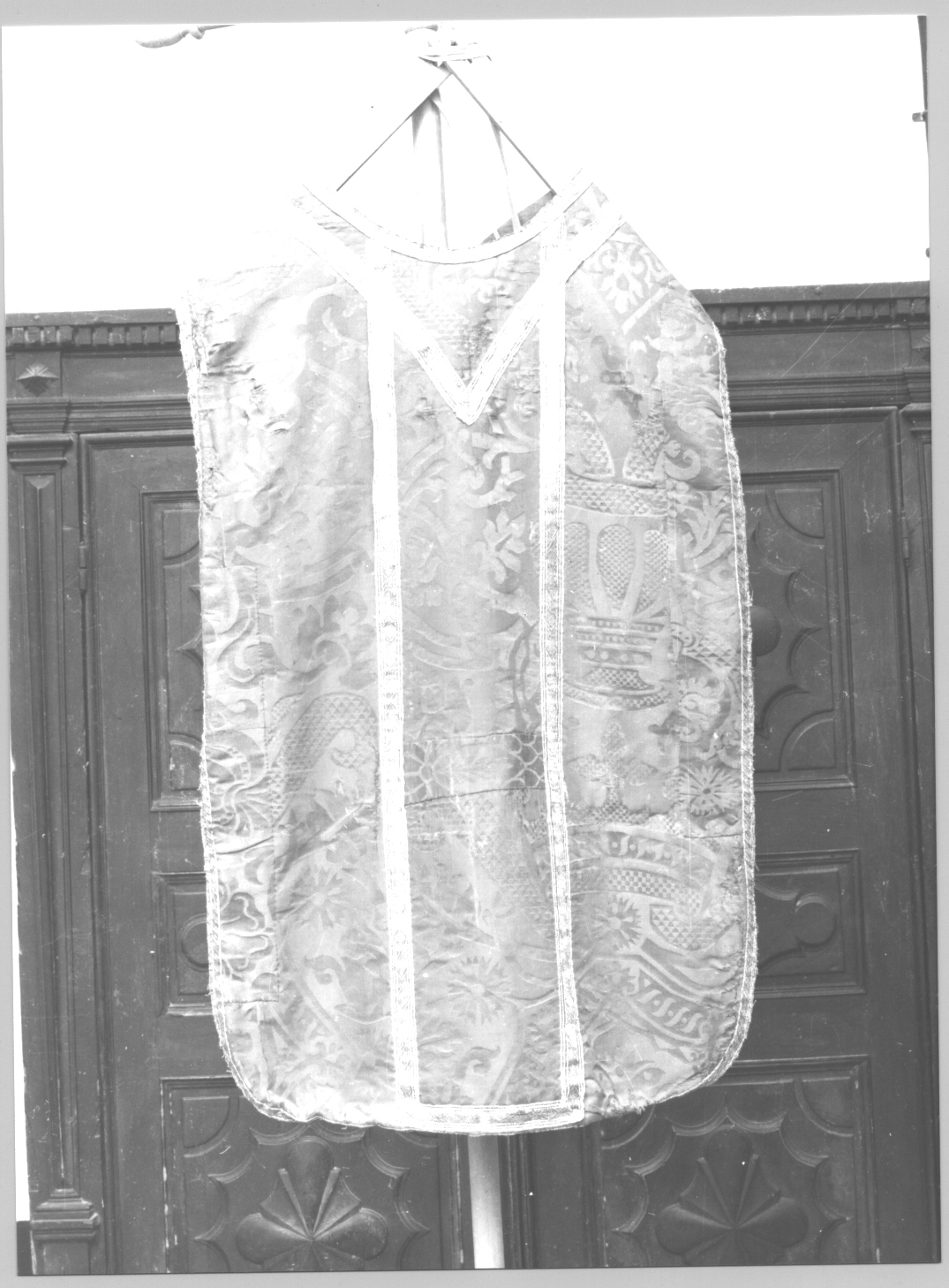 motivi decorativi vegetali stilizzati/ motivo decorativo geometrico (pianeta, opera isolata) - manifattura italiana (ultimo quarto sec. XVIII)