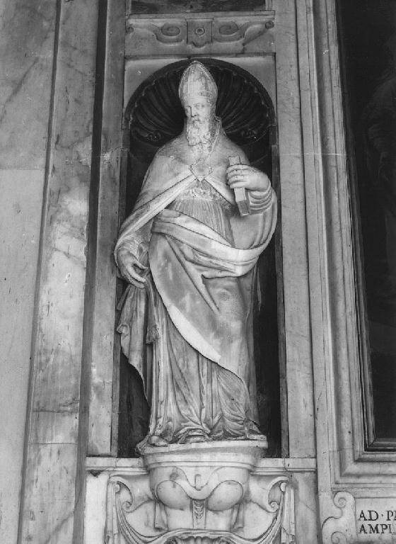 Santo vescovo (statua, elemento d'insieme) di Carlone Taddeo (attribuito) (ultimo quarto sec. XVI)