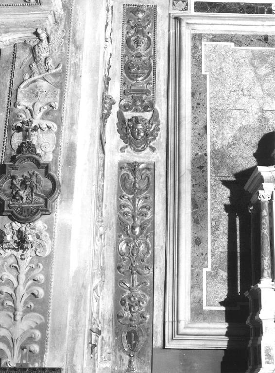 motivi decorativi a candelabra (decorazione plastica) di Sparzo Marcello (attribuito) (inizio sec. XVII)