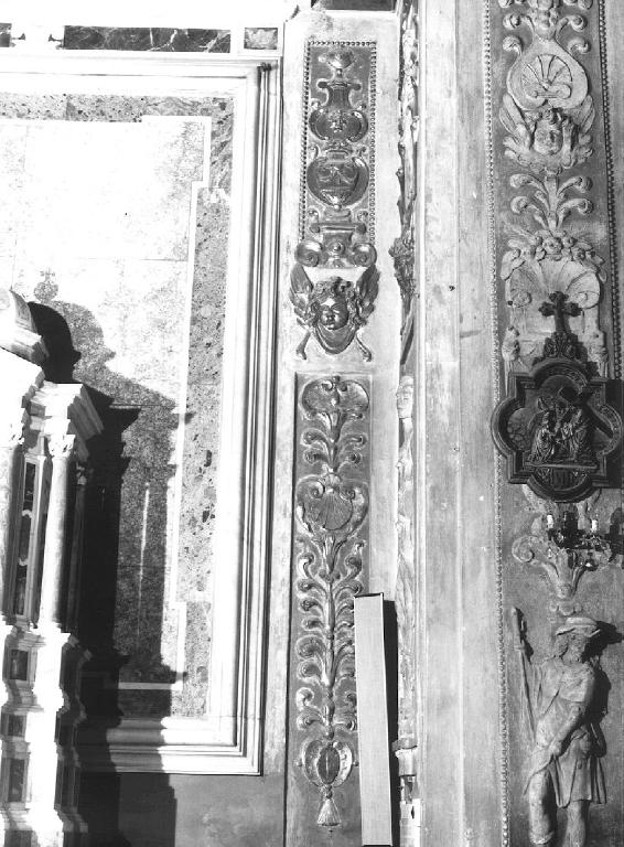 motivi decorativi a candelabra (decorazione plastica) di Sparzo Marcello (attribuito) (inizio sec. XVII)