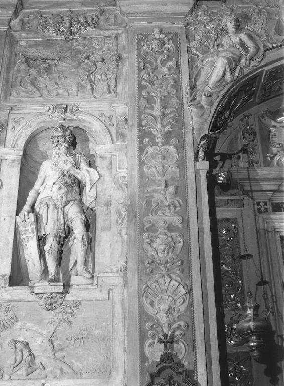 motivi decorativi a candelabra (decorazione plastica) di Sparzo Marcello (attribuito) (inizio sec. XVII)