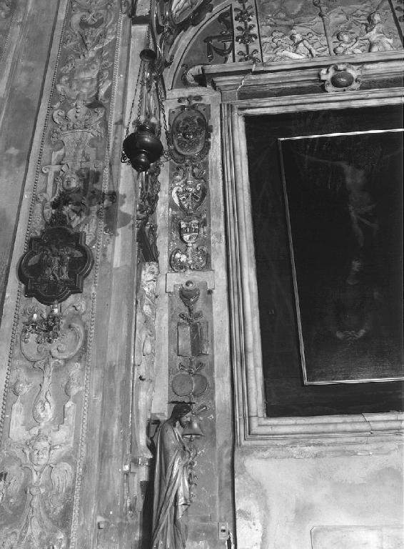 motivi decorativi a candelabra (decorazione plastica) di Sparzo Marcello (attribuito) (inizio sec. XVII)