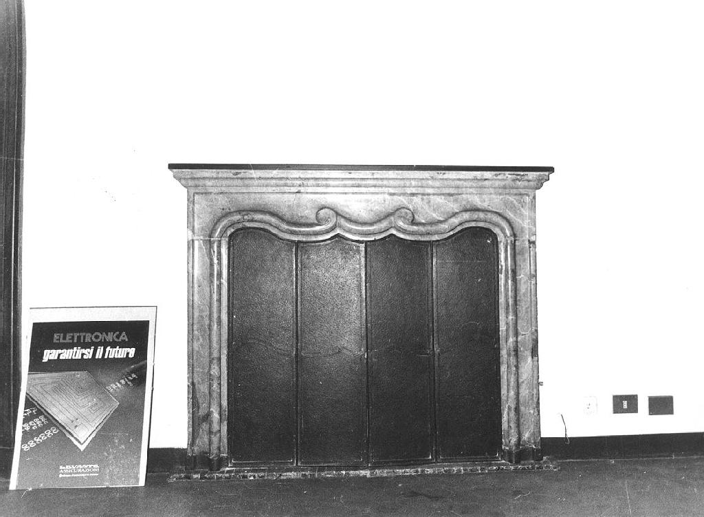 motivi decorativi (caminetto) - bottega ligure (primo quarto sec. XVIII)