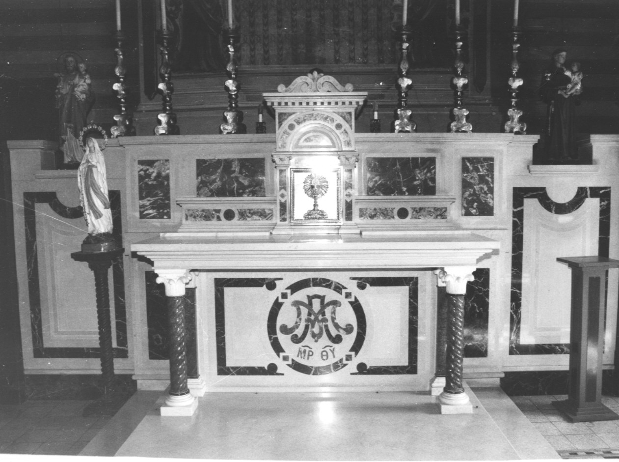 altare maggiore di Basso Lorenzo, Ditta B. Copello e A. Leoncini (secondo quarto sec. XX)