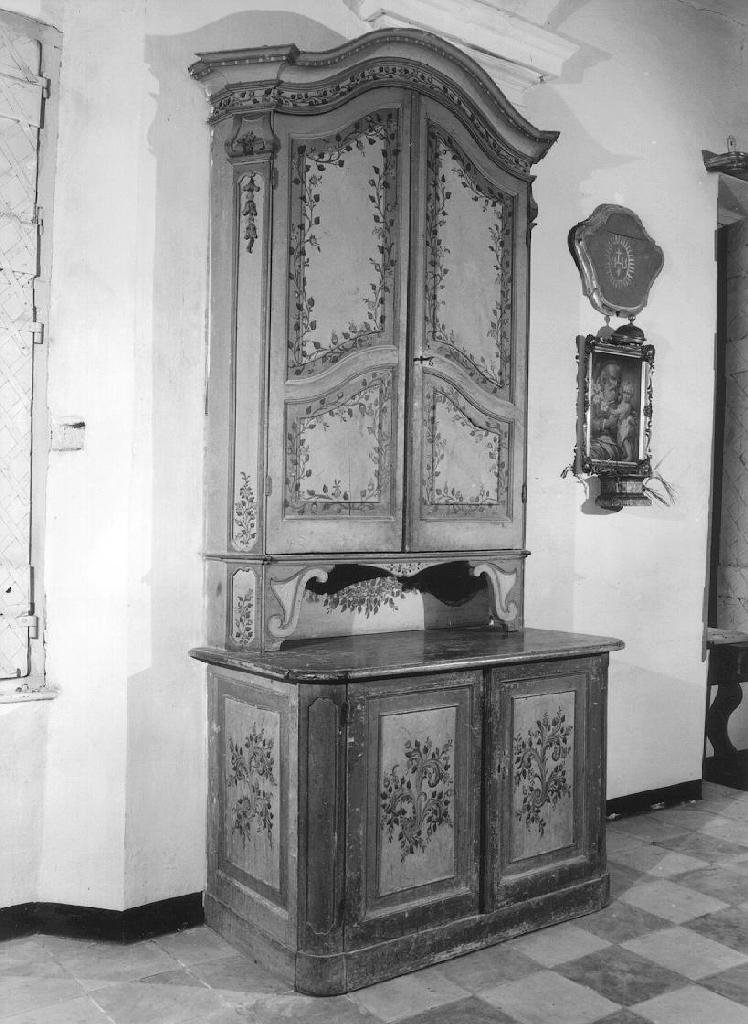 armadio da sacrestia, elemento d'insieme - PRODUZIONE GENOVESE (prima metà sec. XVIII)