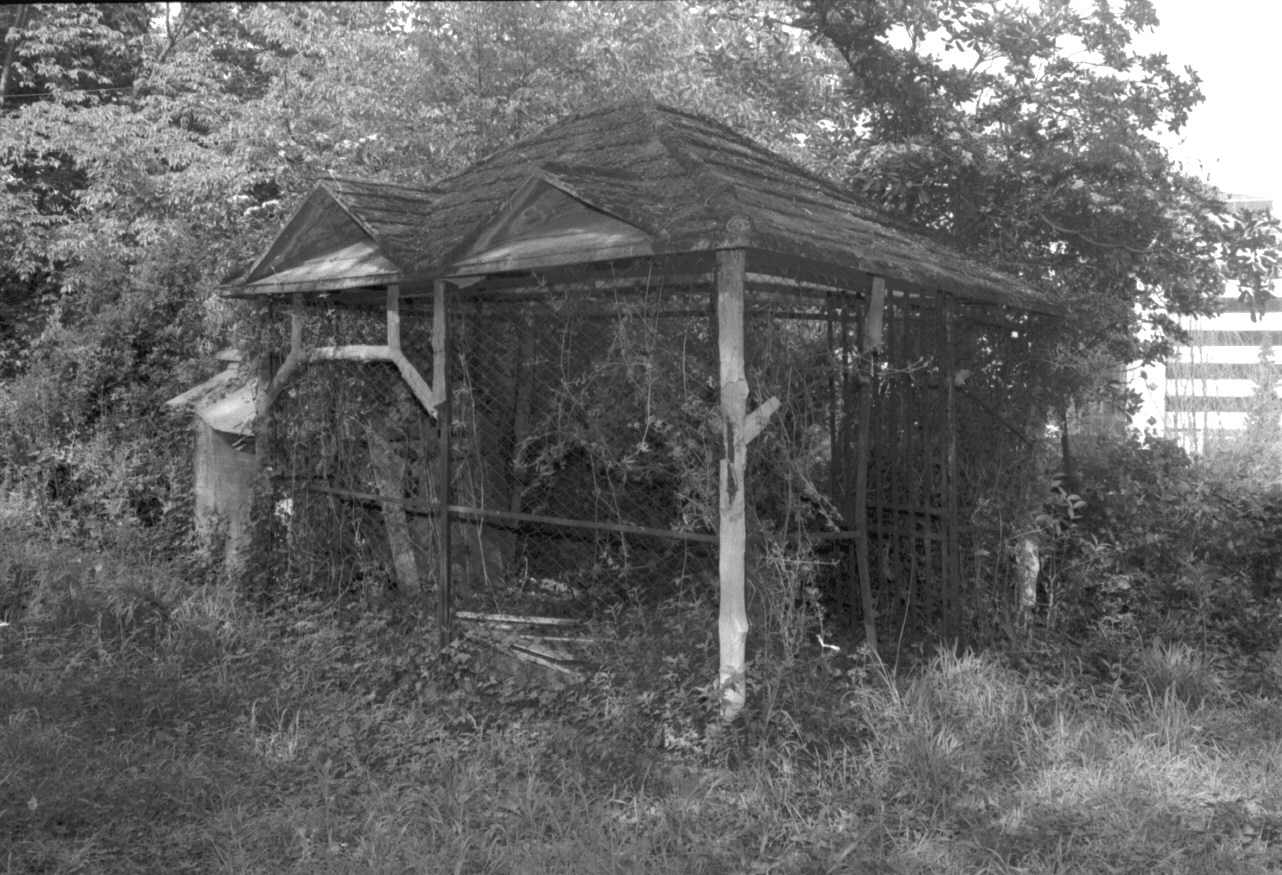 uccelliera, opera isolata - ambito ligure (prima metà sec. XX)