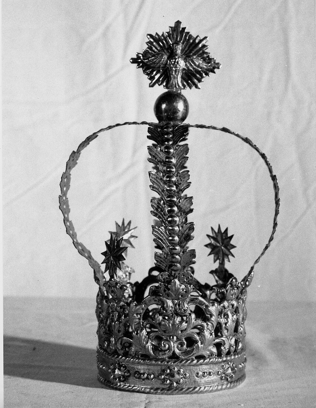 corona da statua, coppia - bottega genovese (metà sec. XIX)