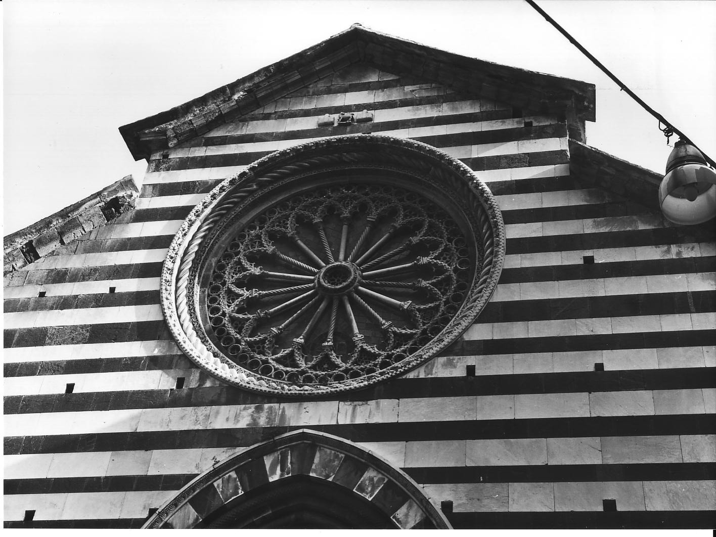 motivi decorativi geometrici (rosone, opera isolata) - bottega ligure (sec. XIV)