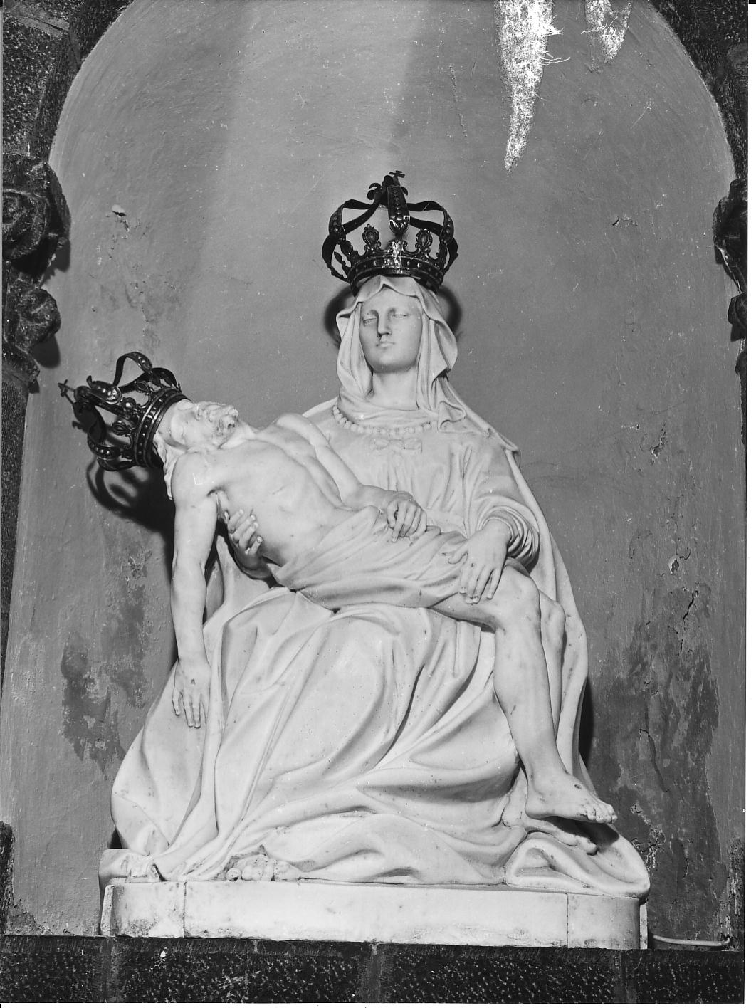 Pietà (statua, opera isolata) - bottega ligure (sec. XVIII)