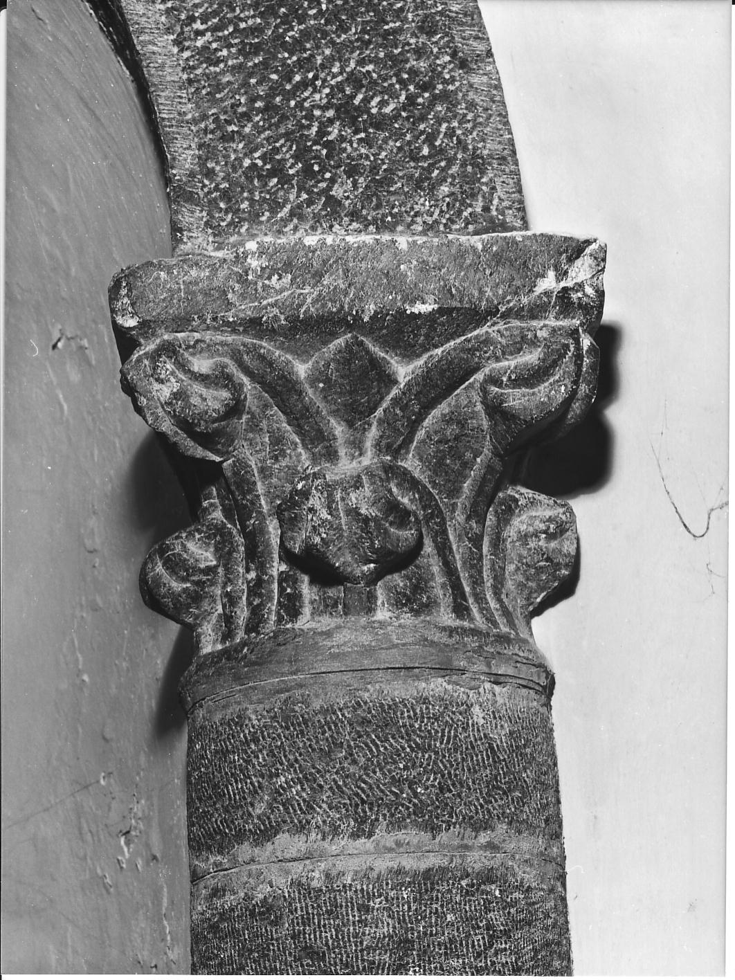 motivi decorativi vegetali (capitello, coppia) - bottega ligure (sec. XIII)