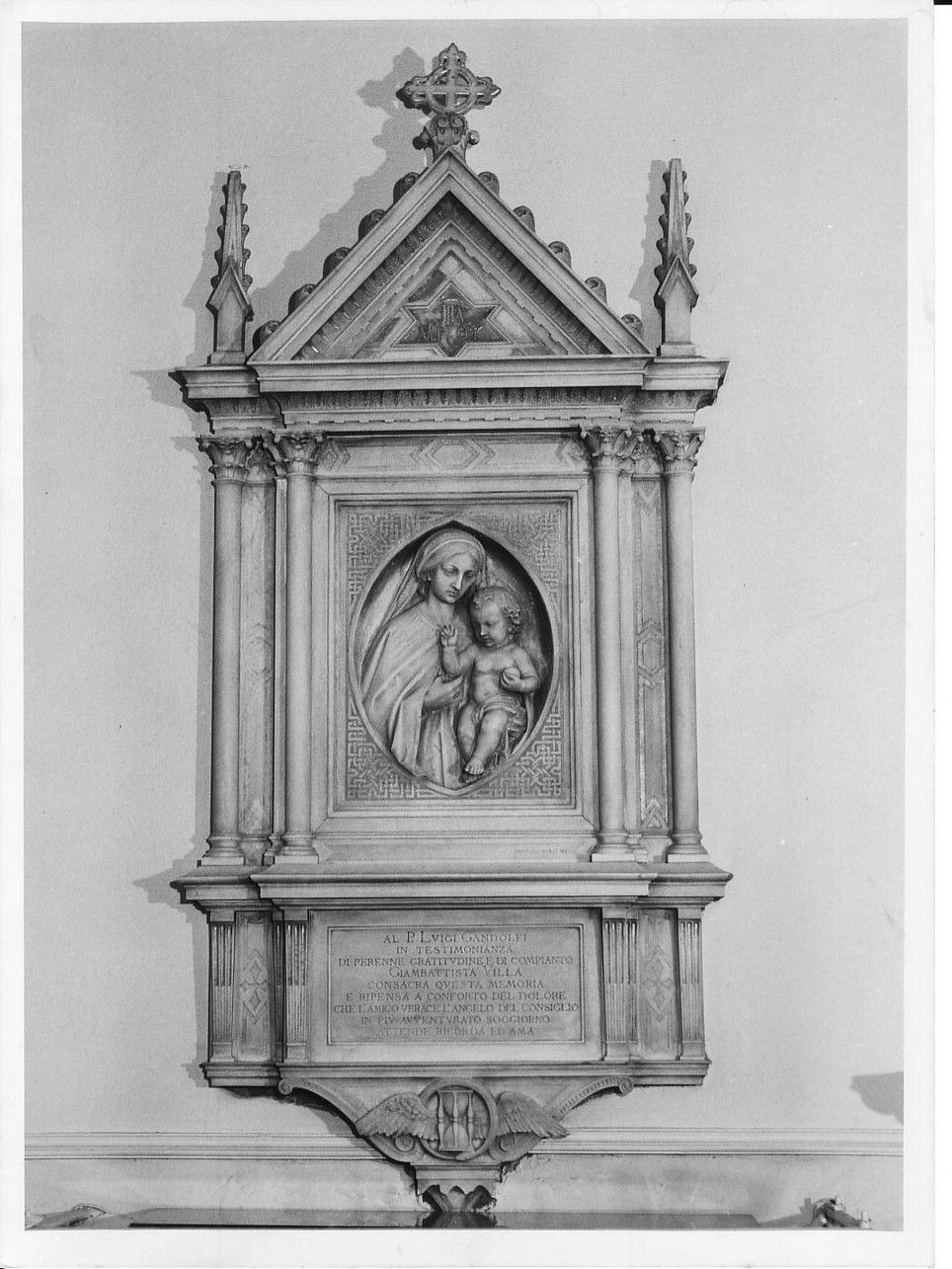 Madonna con Bambino (lapide celebrativa, opera isolata) di Villa Giovanni Battista (sec. XIX)