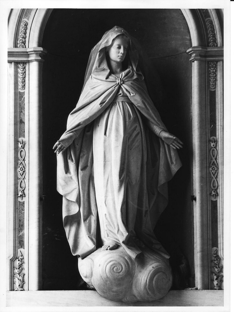 Madonna della Misericordia (statua, opera isolata) - bottega ligure (fine sec. XIX)