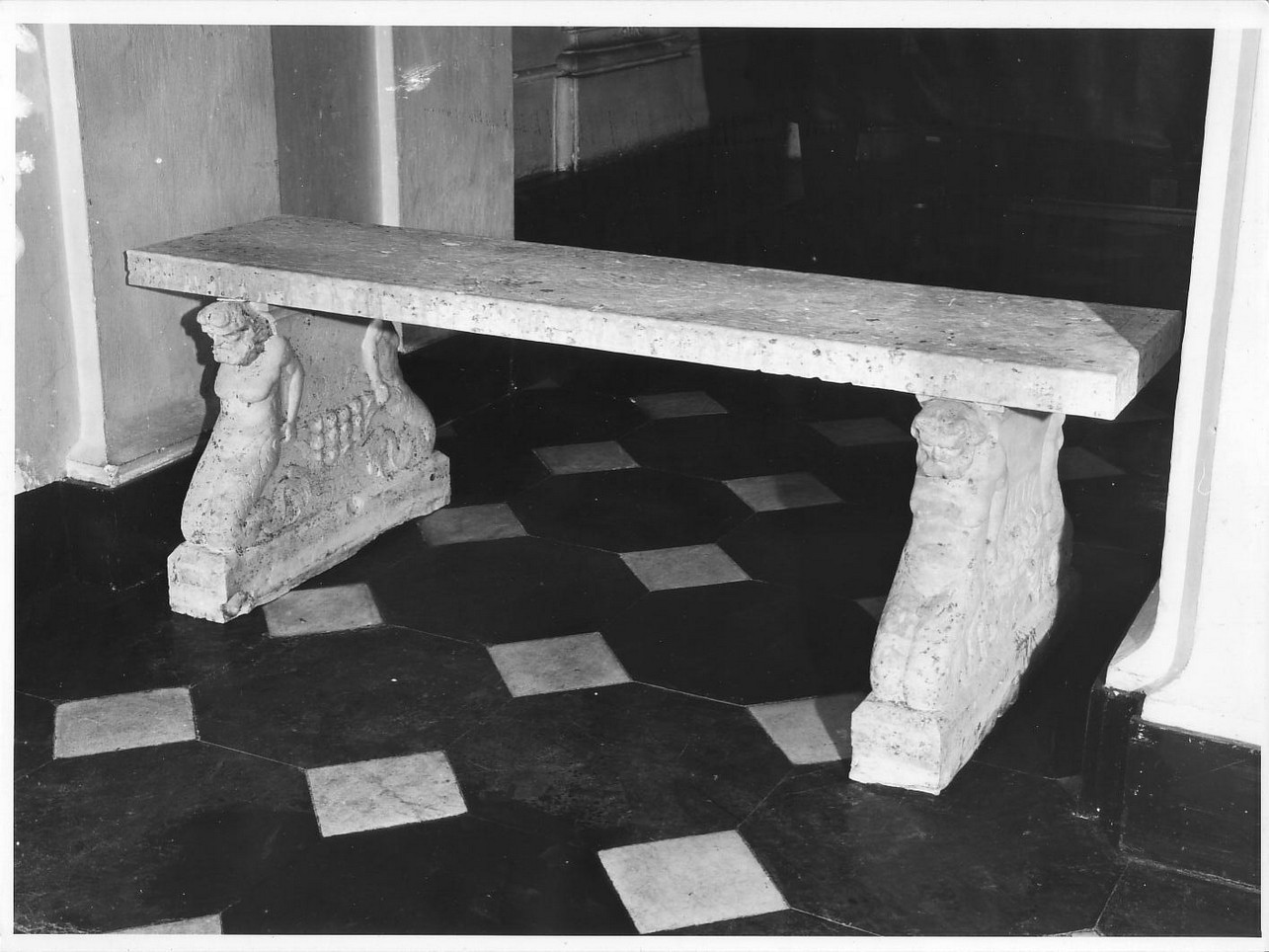 Tritoni (panca, opera isolata) - bottega italiana (metà sec. XIX)