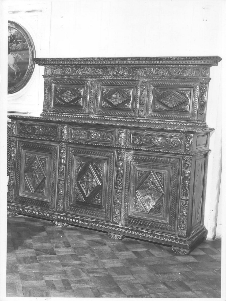 motivi decorativi a girali vegetali (credenza, opera isolata) - bottega fiorentina (sec. XVII, sec. XIX)