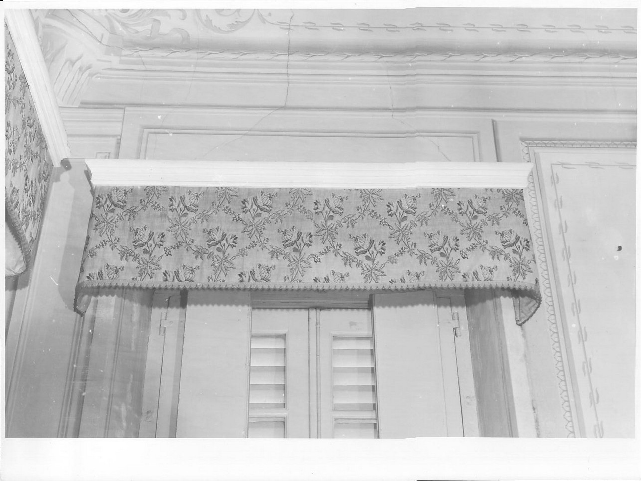 motivi decorativi vegetali (mantovana, serie) - manifattura ligure (seconda metà sec. XIX)