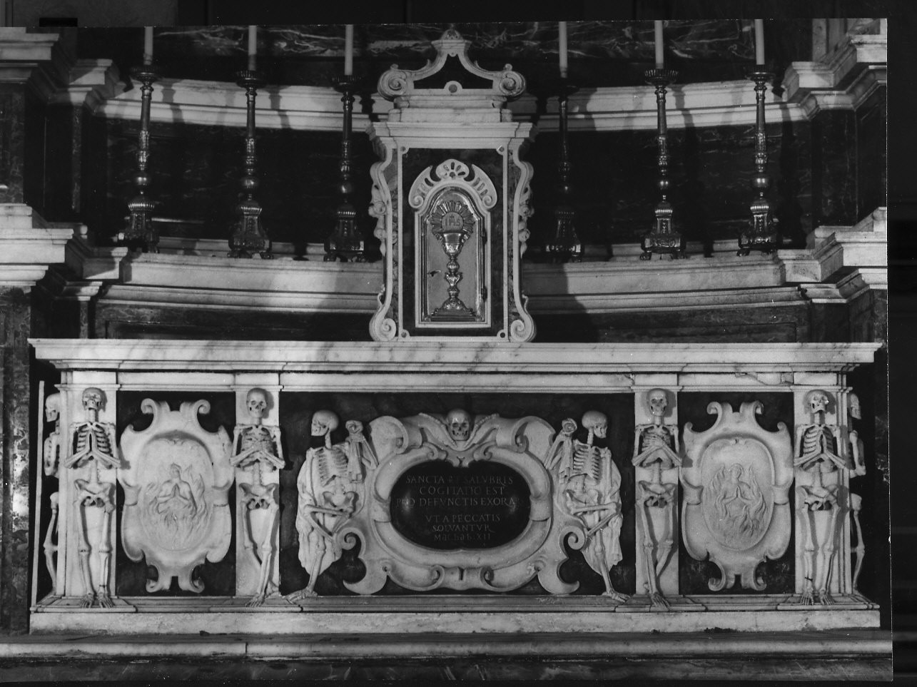 anime del purgatorio/ scheletri (paliotto, opera isolata) di Sormano Stefano (prima metà sec. XVII)