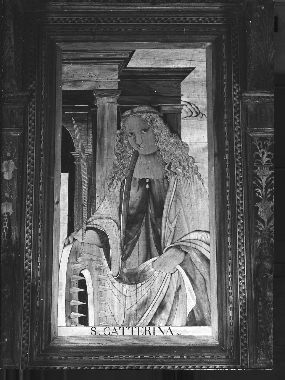 Santa Caterina d'Alessandria con i simboli del martirio (dossale, elemento d'insieme) di De Rocchi Elia (primo quarto sec. XVI)