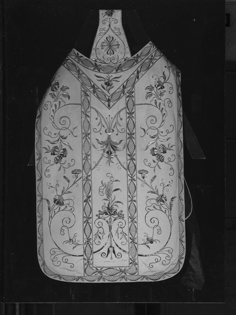 motivi decorativi vegetali (paramento liturgico, insieme) - manifattura ligure (primo quarto sec. XX)