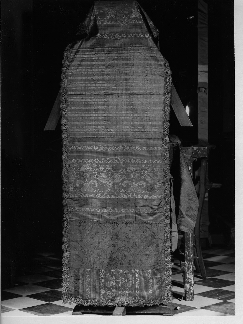 motivi decorativi vegetali (velo omerale, opera isolata) - manifattura italiana (?) (sec. XVIII)