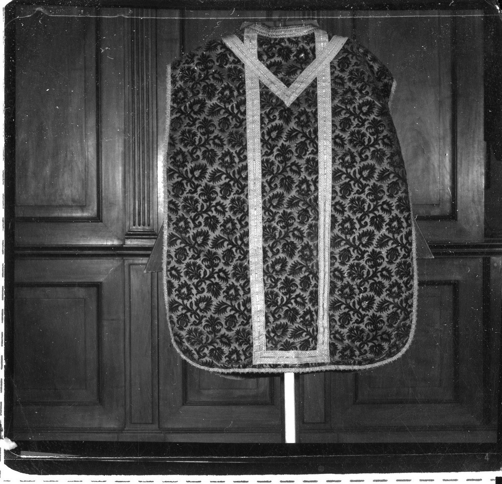 motivi decorativi vegetali con melagrana (paramento liturgico, insieme) - manifattura ligure (primo quarto sec. XVII)