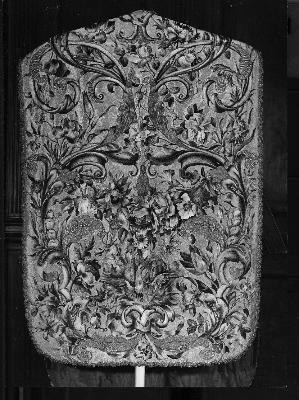 motivi decorativi floreali (paramento liturgico - in terzo, insieme) - manifattura ligure (metà sec. XVIII)