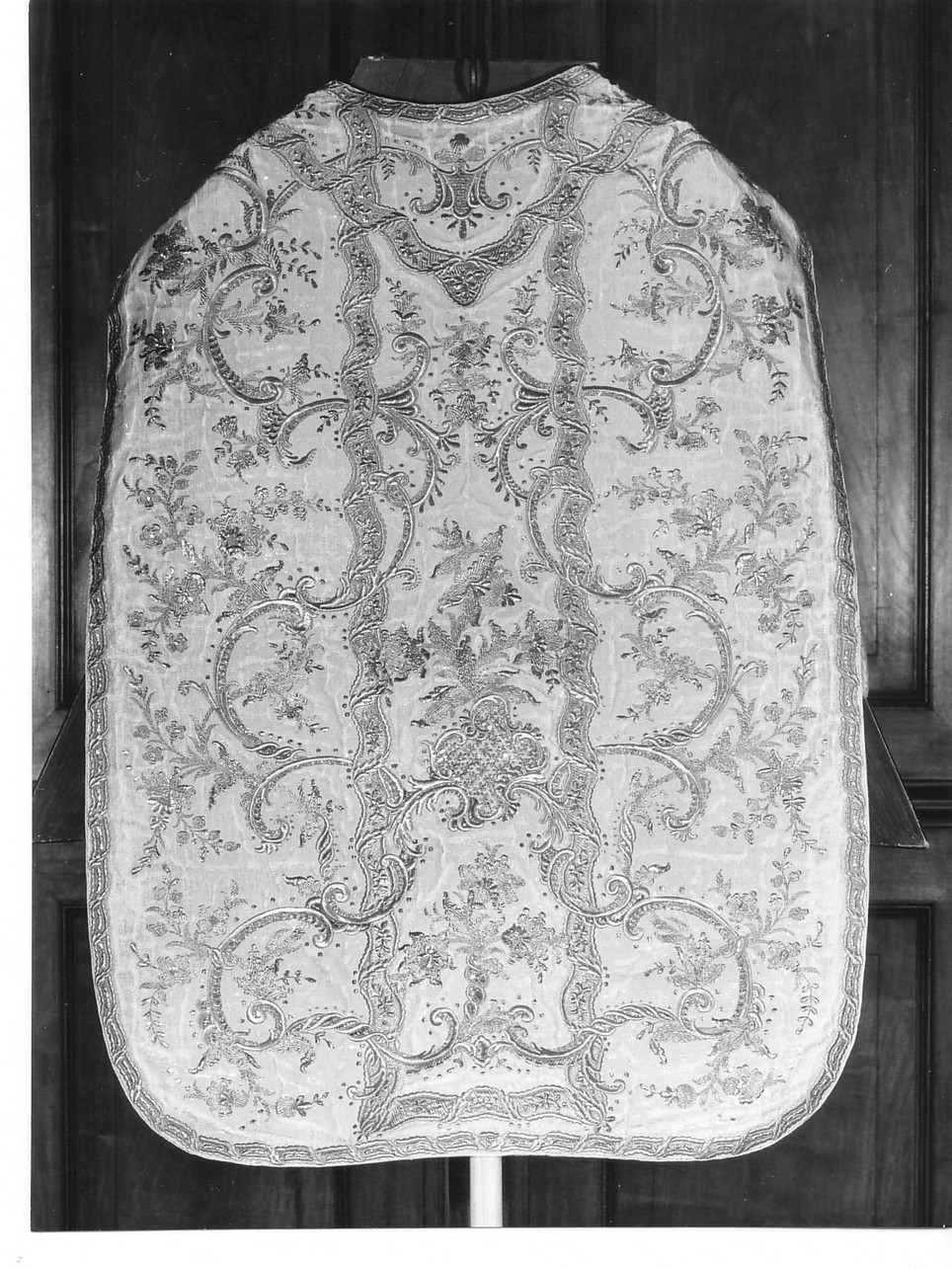 motivi decorativi vegetali (paramento liturgico, insieme) - manifattura ligure (metà sec. XVIII)