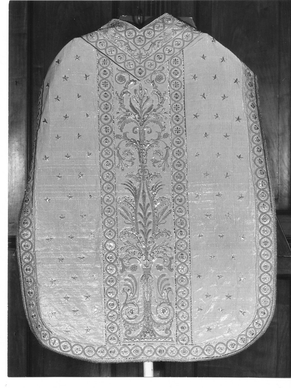 motivi decorativi vegetali (paramento liturgico, insieme) - manifattura ligure (metà sec. XIX)