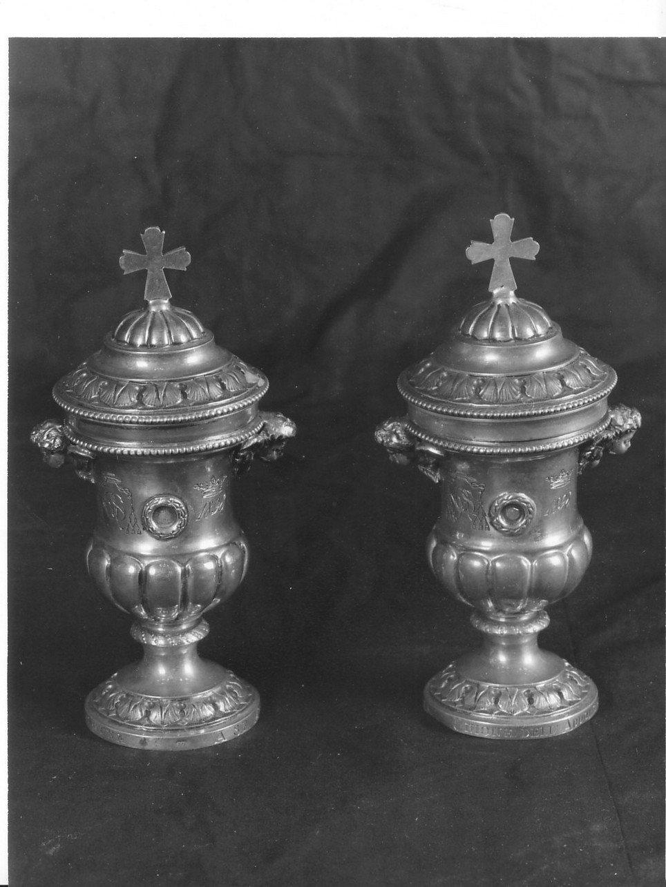 cherubini e motivi decorativi fitomorfi (vasetti per oli santi, coppia) - bottega lombarda (sec. XIX)