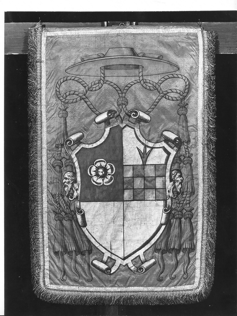 stemma gentilizio (lambrecchino di baldacchino, elemento d'insieme) - manifattura italiana (sec. XVI)