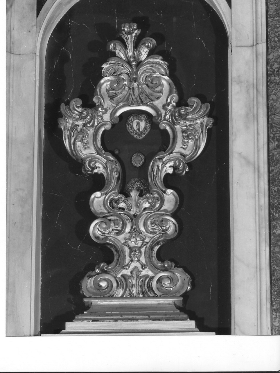 motivi decorativi vegetali (reliquiario - a ostensorio, opera isolata) - bottega ligure (sec. XVIII)