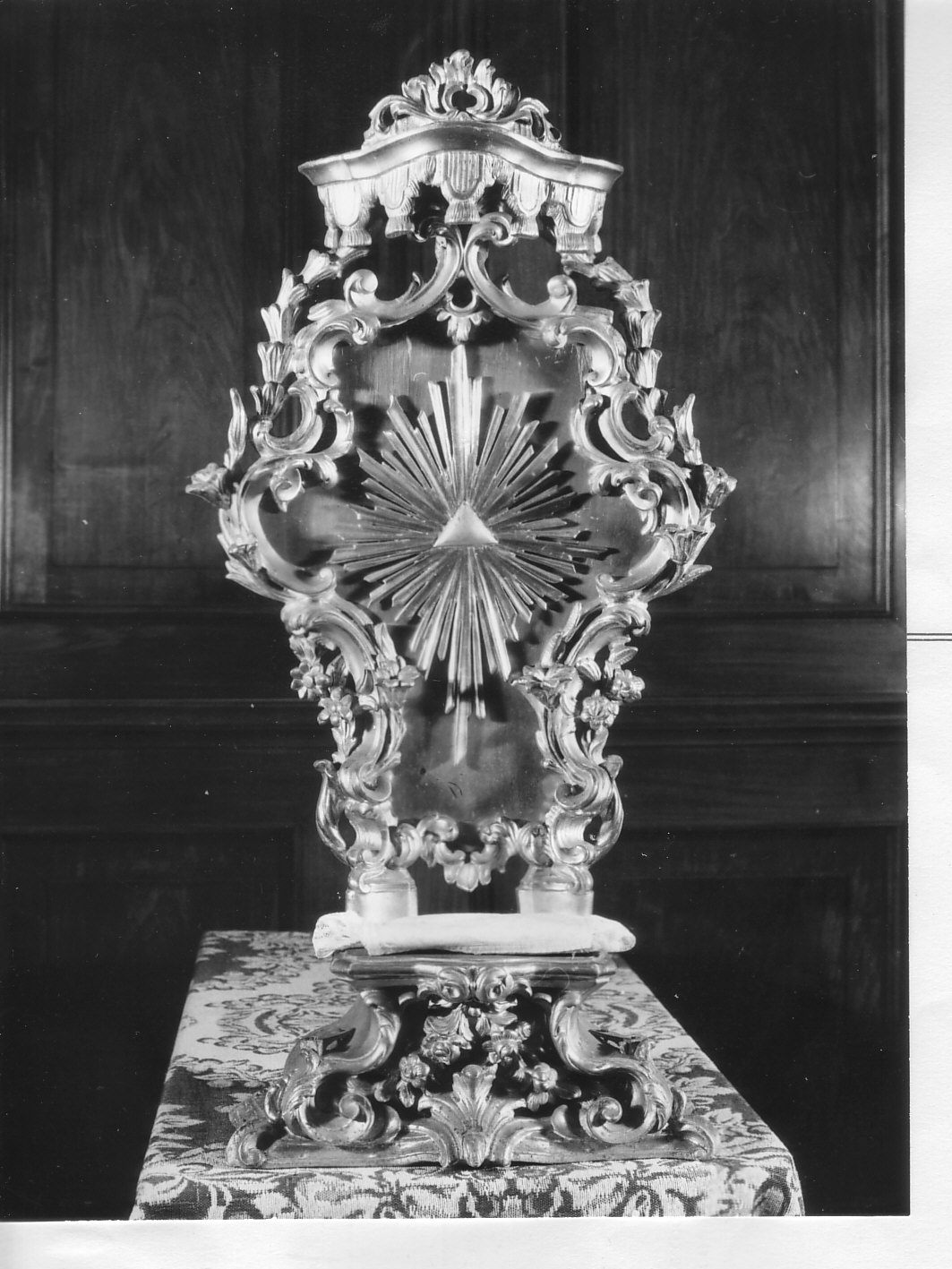 motivi decorativi vegetali (tronetto per esposizione eucaristica, opera isolata) - bottega ligure (sec. XIX)