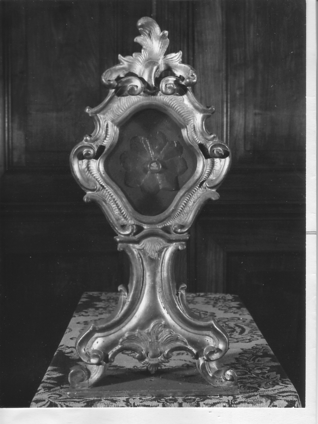 motivi decorativi vegetali (reliquiario - a ostensorio, coppia) - bottega ligure (sec. XIX)